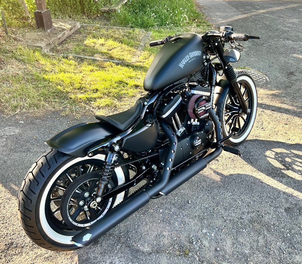 Harley Iron 883 Bobber Custom full zwart 1500 km, 2 cilinders, Nieuw, 883 cc, Particulier