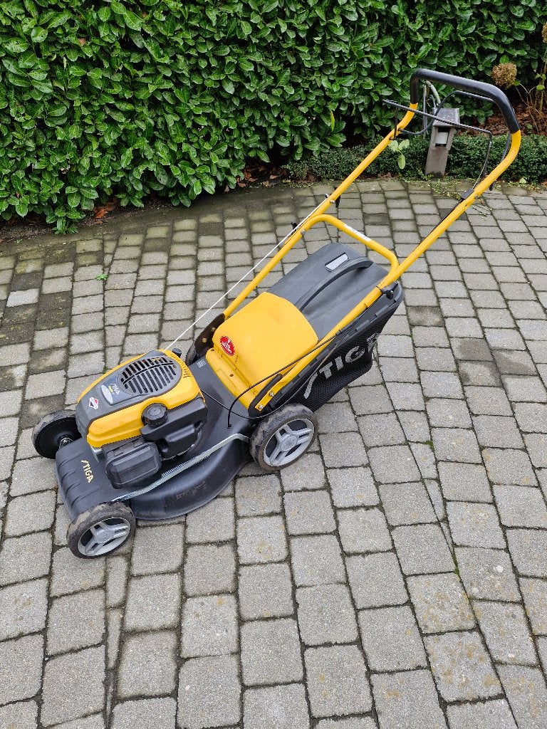 Recente grasmaaier  stiga Combi 48s, Ophalen, Cirkelmaaier, Stiga, Zo goed als nieuw