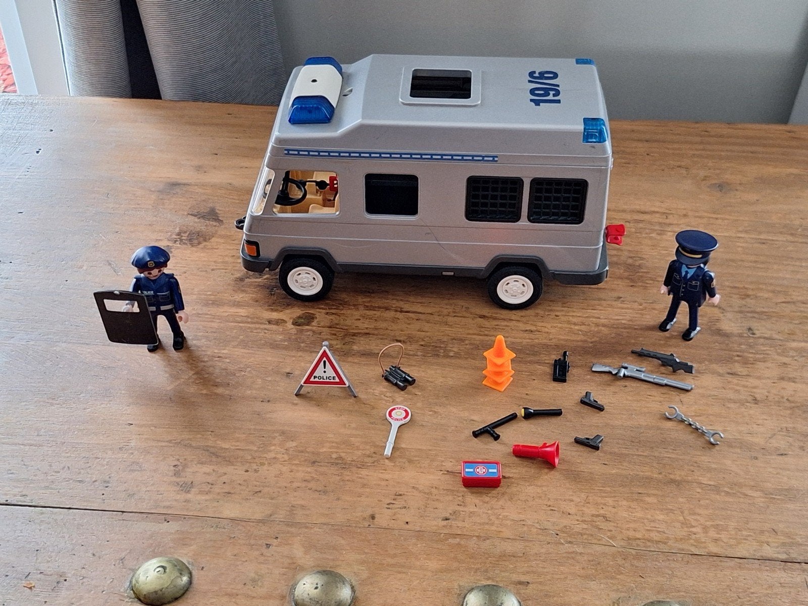 Playmobil fourgon police.