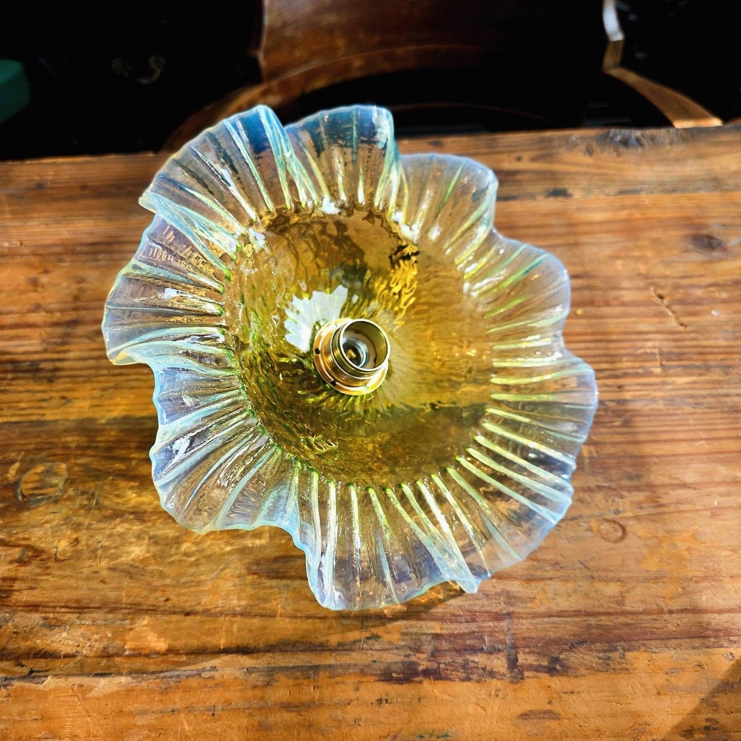Lampe suspendue vintage en verre ondulé., Antiquités & Art, Enlèvement ou Envoi