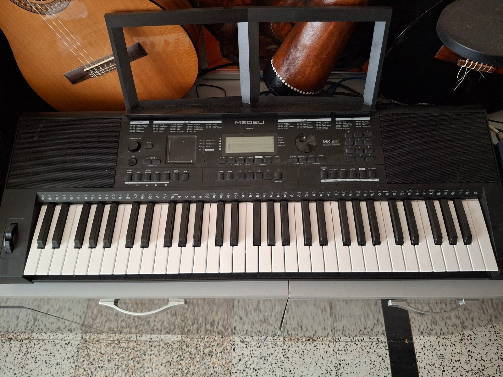 medeli mk 401, Muziek en Instrumenten, Ophalen, 61 toetsen, Zo goed als nieuw, Aanslaggevoelig