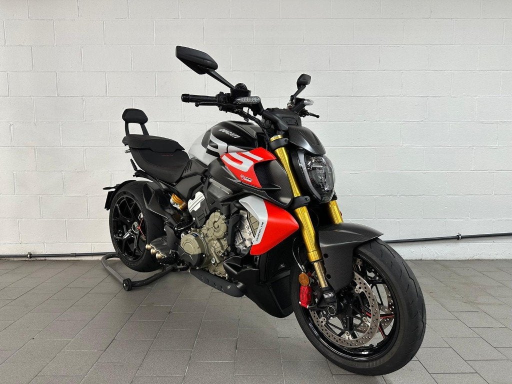 DUCATI DIAVEL V4 RS ***DUCATI SAMBREVILLE***