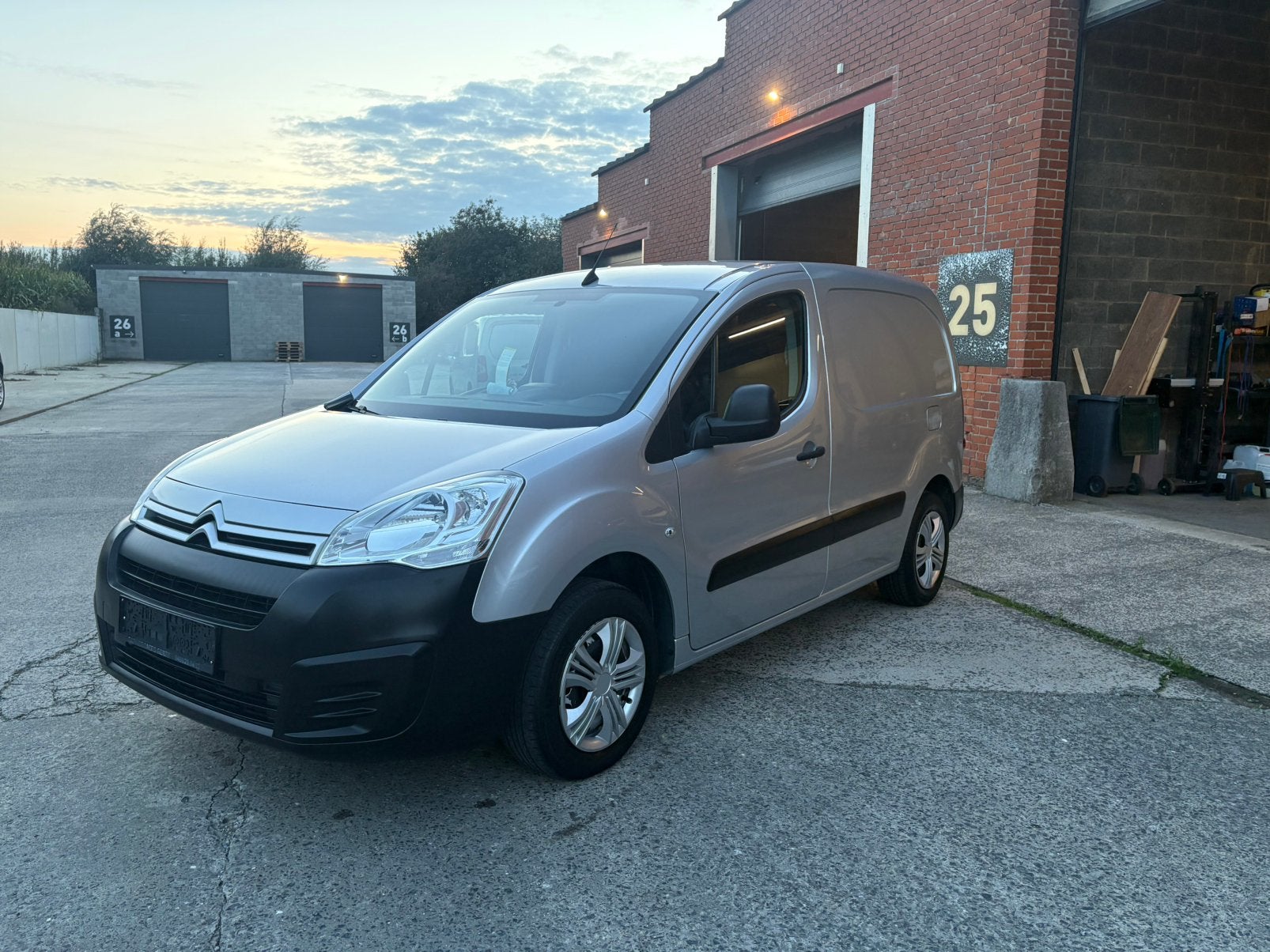 Citroën Berlingo 54 Dkm Essence GVV ! ! !, Autos, Argent ou Gris, Achat, 1250 kg, Euro 6