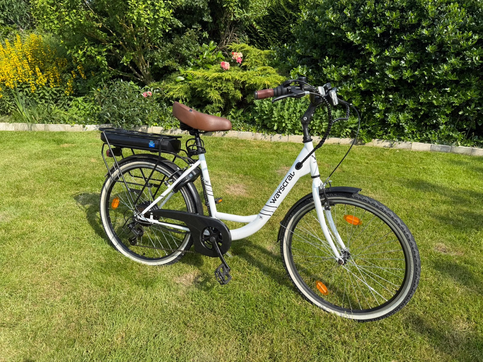 Elektrische dames fiets wit, Ophalen, Zo goed als nieuw, Overige merken