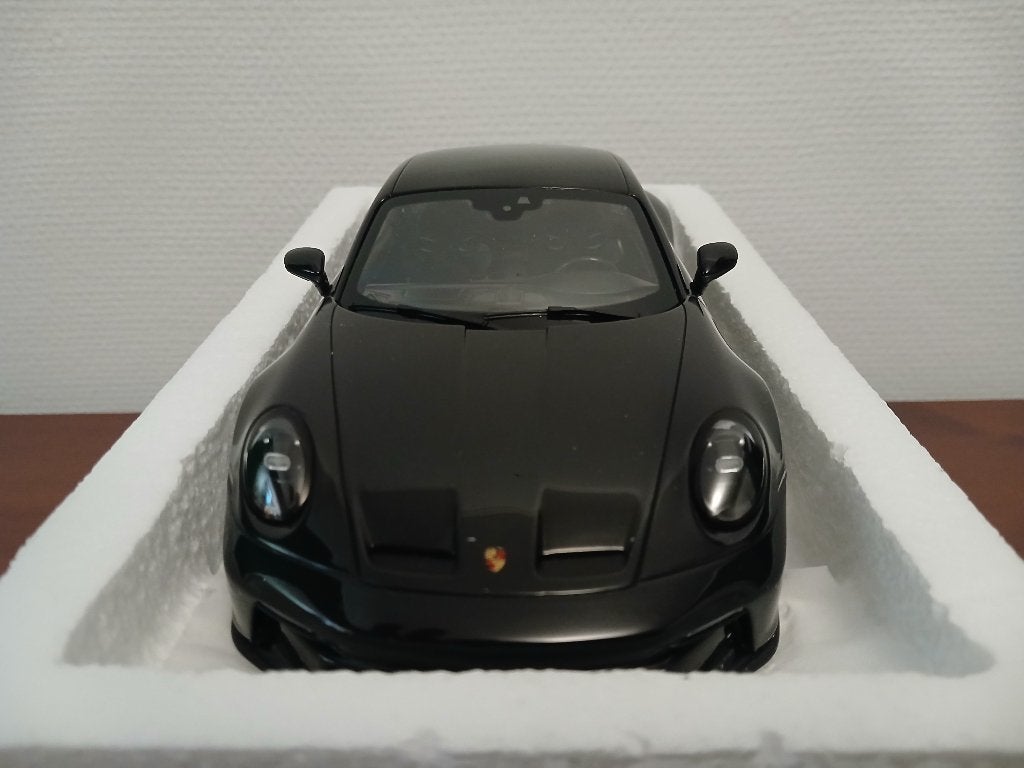 Porsche 992.1 Gt3 Touring 1/18 Minichamps, Enlèvement, Comme neuf, Voiture, MiniChamps