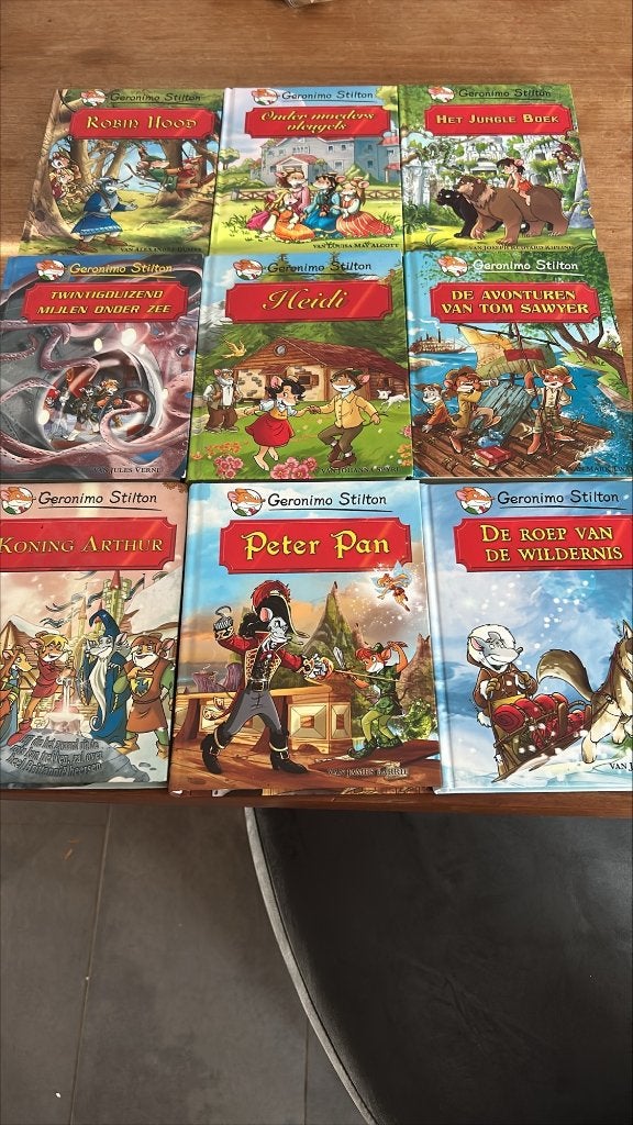 Geronimo Stilton – 9 klassiekers, Ophalen of Verzenden, Zo goed als nieuw, Geronimo Stilton, Fictie algemeen