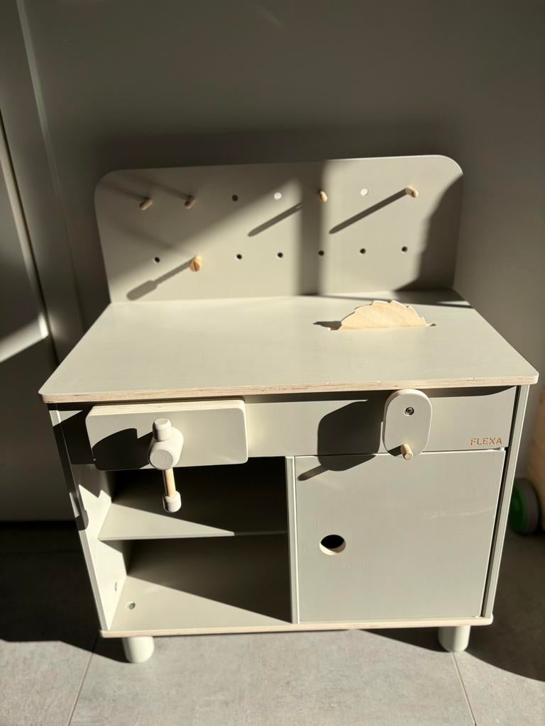 Établi en bois pour enfants, Enfants & Bébés, Jouets | Jouets en bois, Comme neuf, Enlèvement