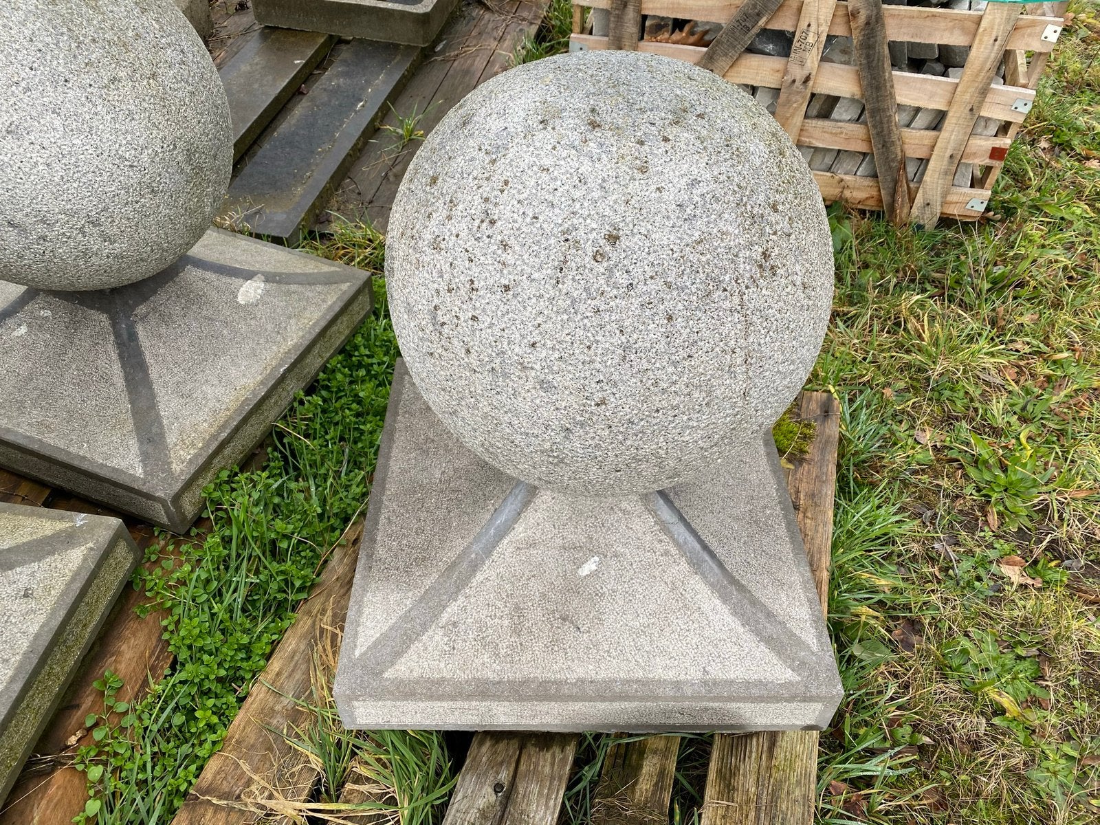 Granieten bollen, Ophalen, Zo goed als nieuw