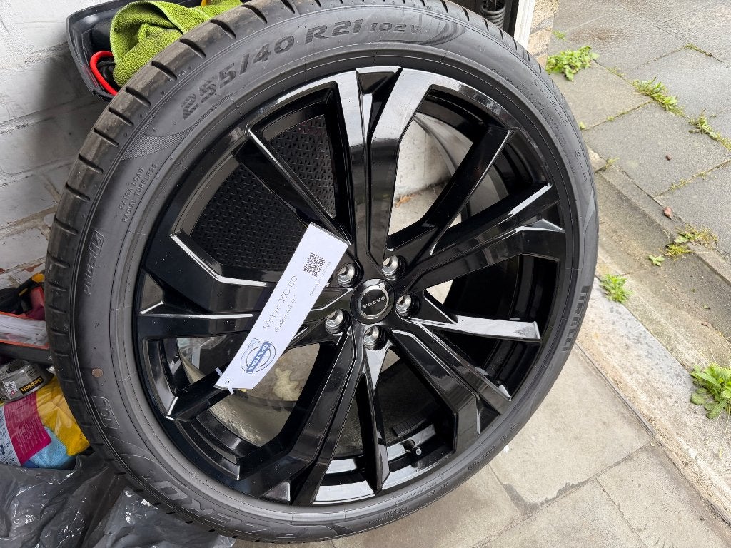 Jantes volvo XC60 21 pouces kit neuf black edition, Autos : Pièces & Accessoires, Neuf, Pneus et Jantes, 255 mm, Pneus été