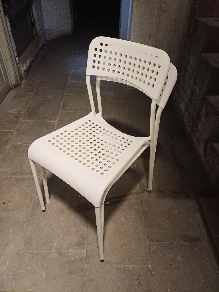 Lot de deux chaises en plastique, Enlèvement, Comme neuf, Blanc, Deux
