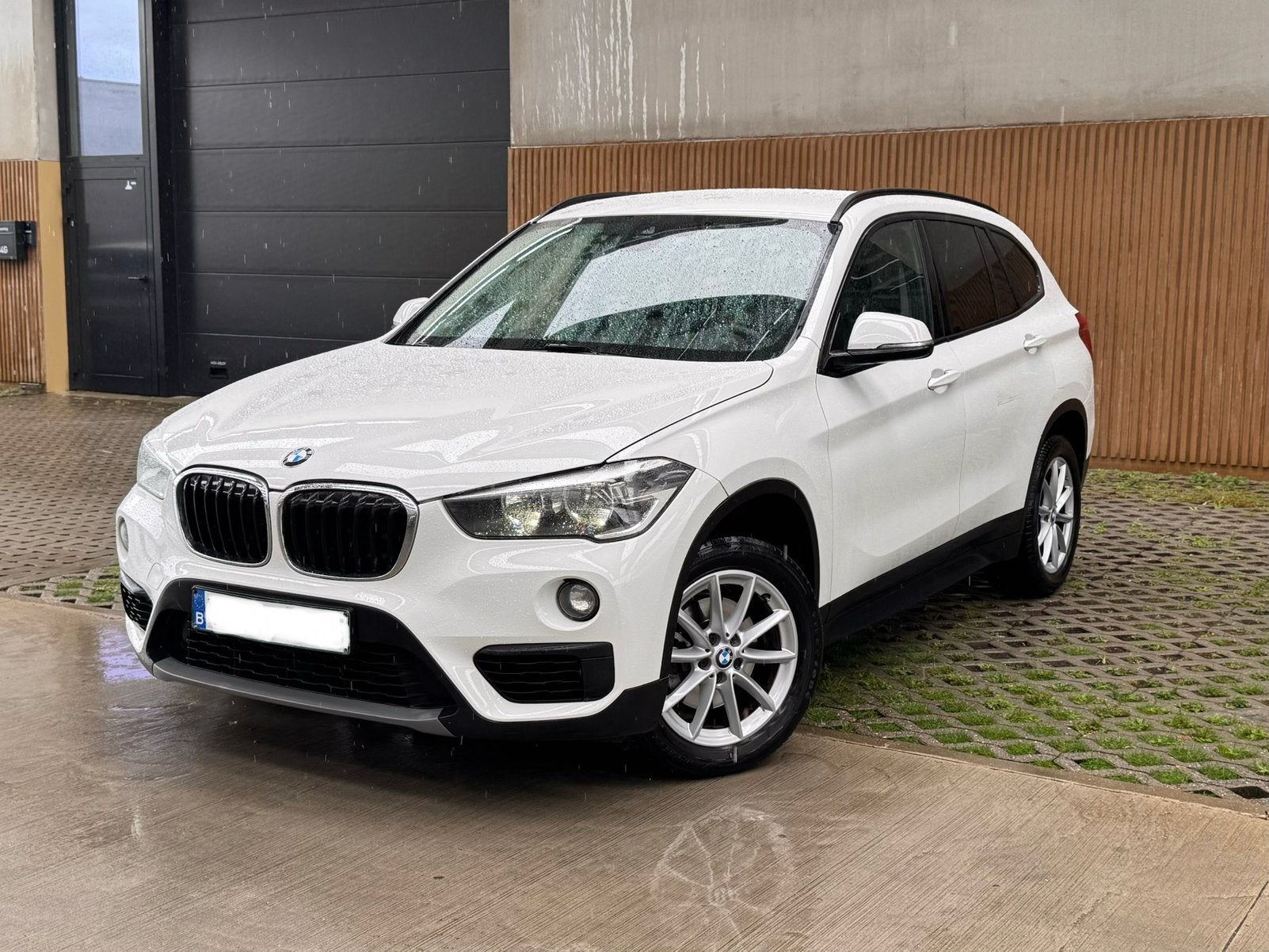 BMW X1 Sdrive 18i Automaat Benzine, Auto's, Dealer onderhouden, Wit, Bedrijf, SUV of Terreinwagen