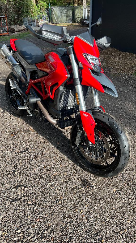 Ducati Hypermotard 939, Motoren, 2 cilinders, Gebruikt, Meer dan 35 kW, 937 cc