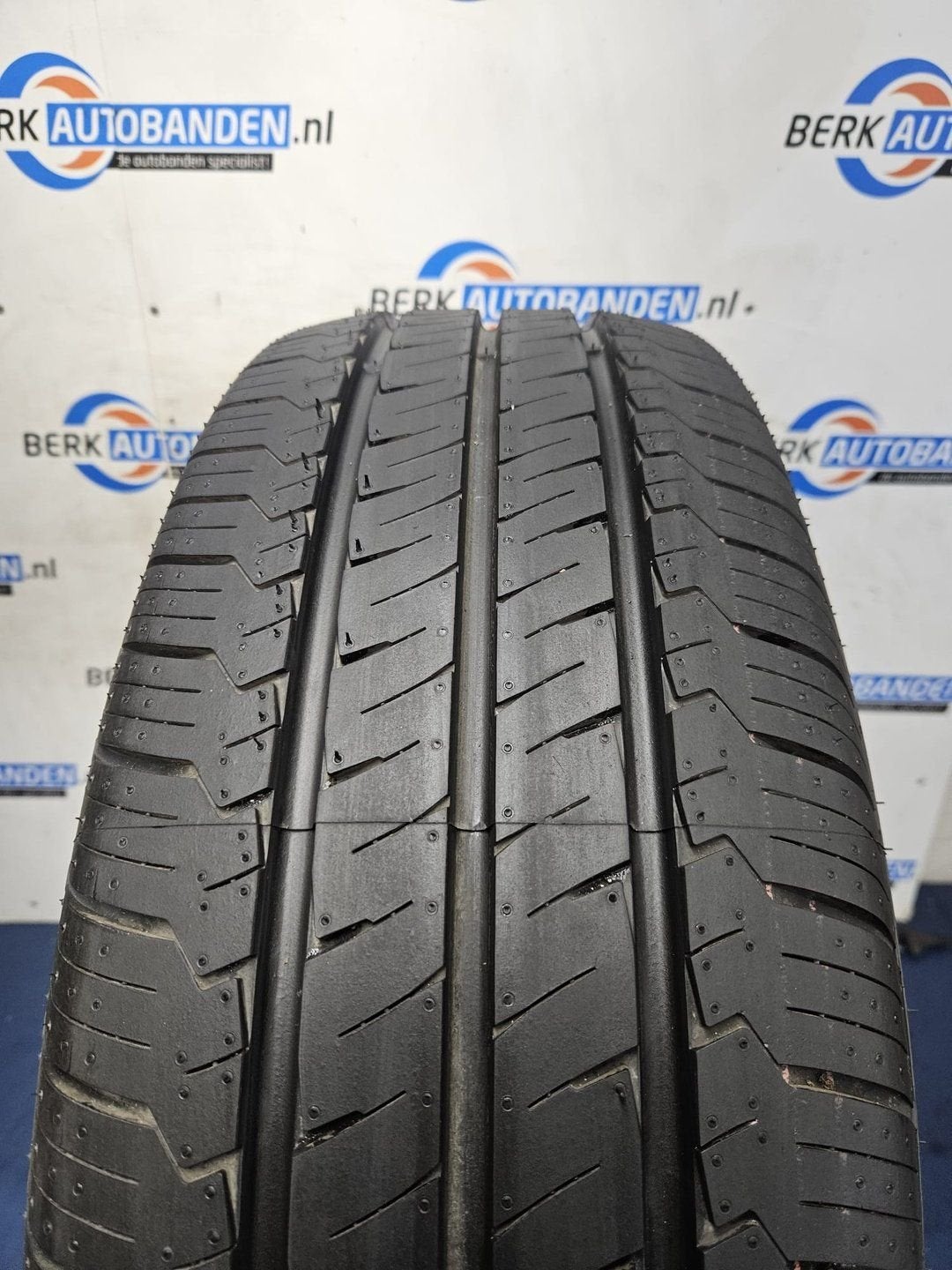 2x Hankook Vantra LT (DEMO) 235/65 R16C 121/119R 235/65/16C, 16 pouces, Pneus été, Pneu(s), -