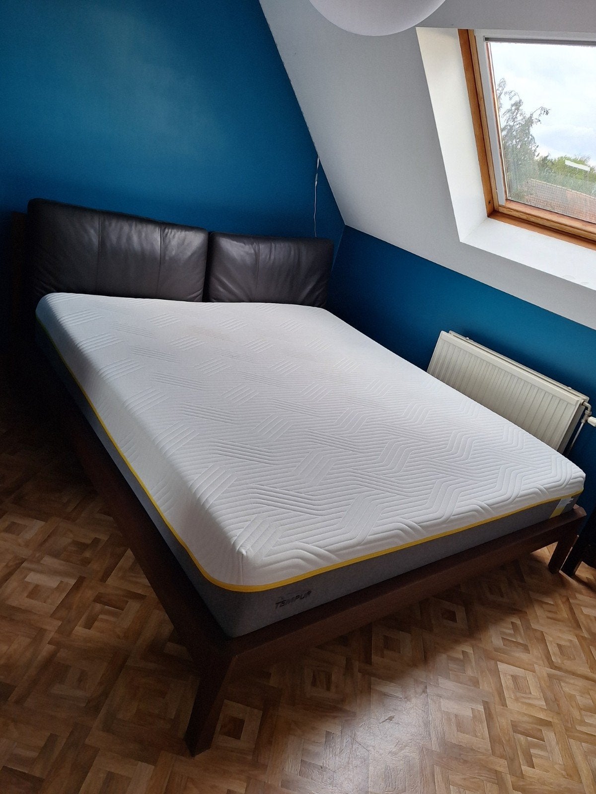 2 persoons bed met tempur elite matras voor rugklachten, Huis en Inrichting, Slaapkamer | Boxsprings, Ophalen