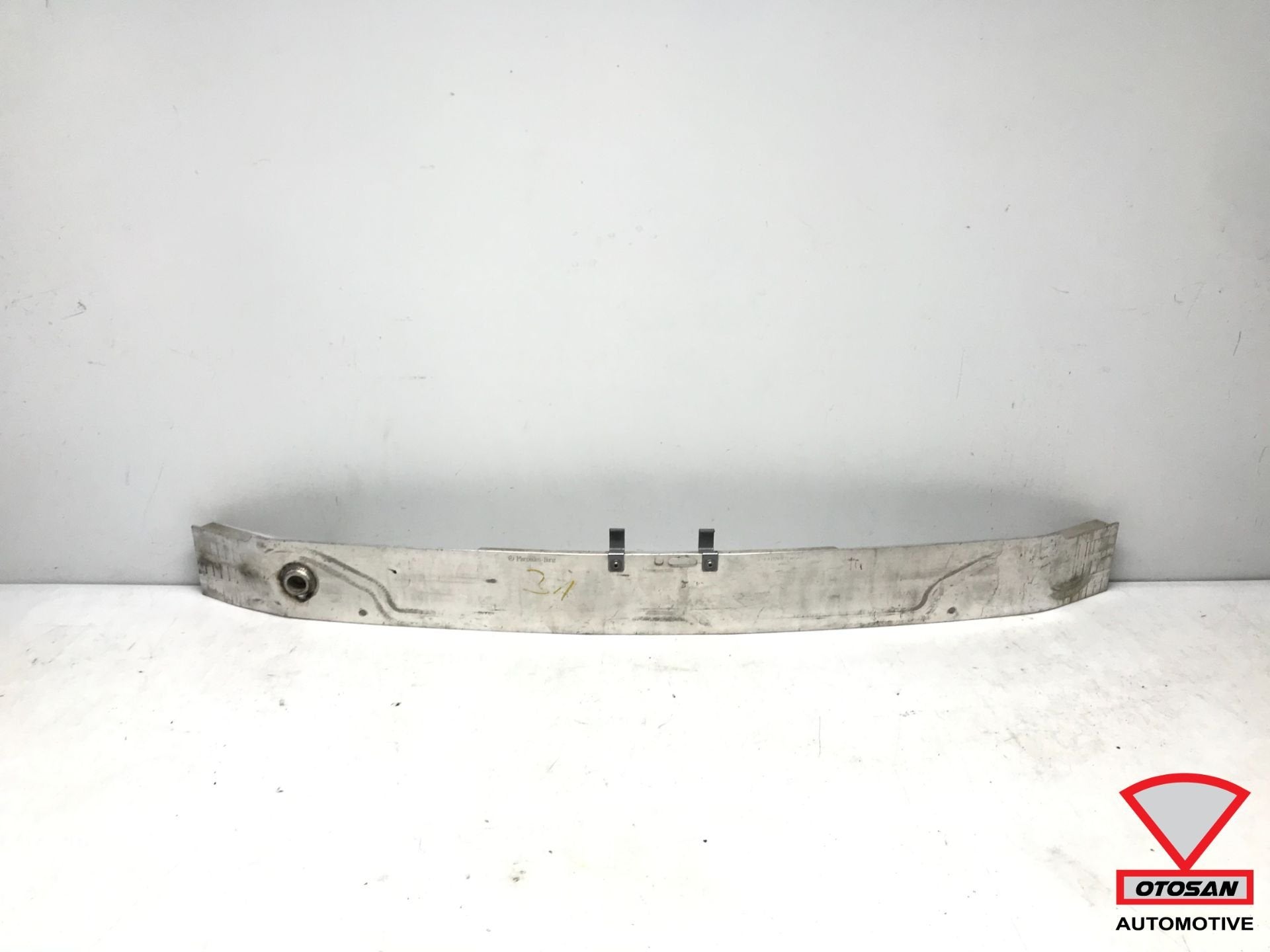 Pare-chocs pour Mercedes A B CLA W177 W118 W247, pour A17762, Mercedes-Benz AG, Mercedes-Benz, Utilisé, Mercedesstrasse 120
70372  Stuttgart, DE