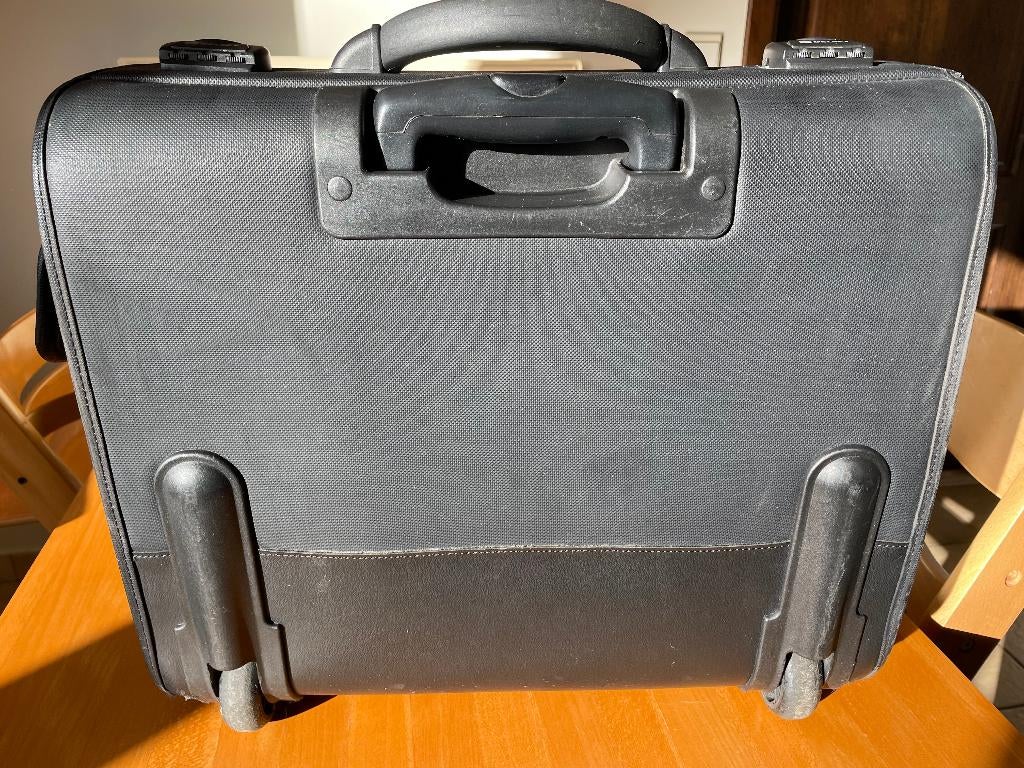 Chariot DELSEY Pilot Case, Plastique dur, Moins de 35 cm, Comme neuf, Enlèvement