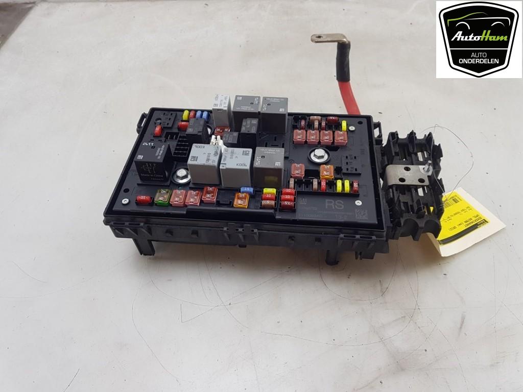 ZEKERINGKAST Astra J (PC6 / PD6 / PE6 / PF6) (|13343762|), Gebruikt, Opel
