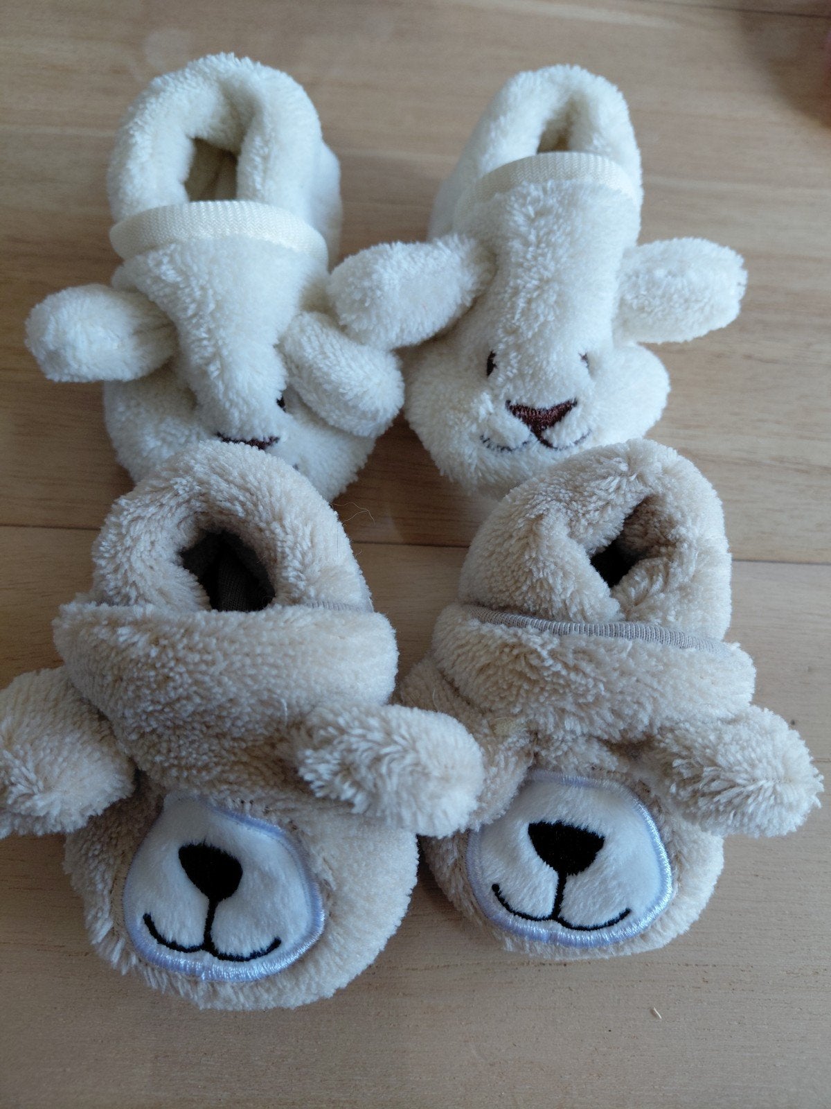 2 paar babyslofjes dieren nieuw, Enfants & Bébés, Vêtements de bébé | Chaussures & Chaussettes, Enlèvement, Neuf, Garçon ou Fille