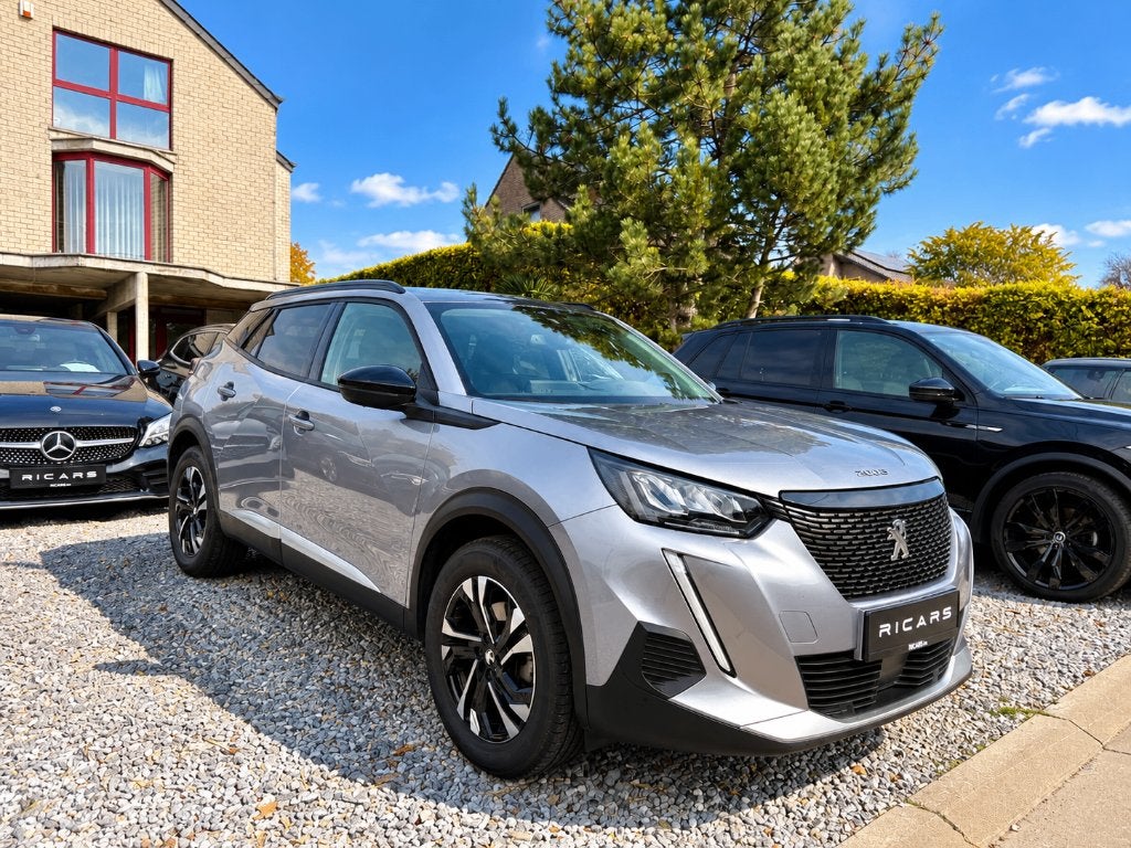 Peugeot 2008 BlueHDi 130 Allure Pack Camera Carnet GARANTIE, 4 cilinders, Leder en Stof, 5 deurs, SUV of Terreinwagen