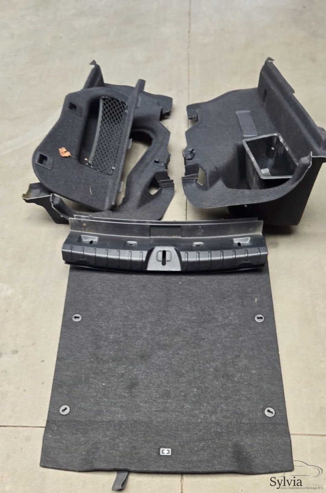 Bekleding set kofferbak bagageruimte antraciet / zwart BMW 3, Gebruikt, -, -, Ophalen of Verzenden