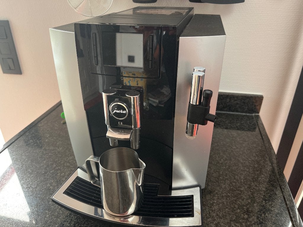 Koffiemachine Jura E 8 volautomatische, Ophalen, Afneembaar waterreservoir, 10 kopjes of meer, Koffiemachine