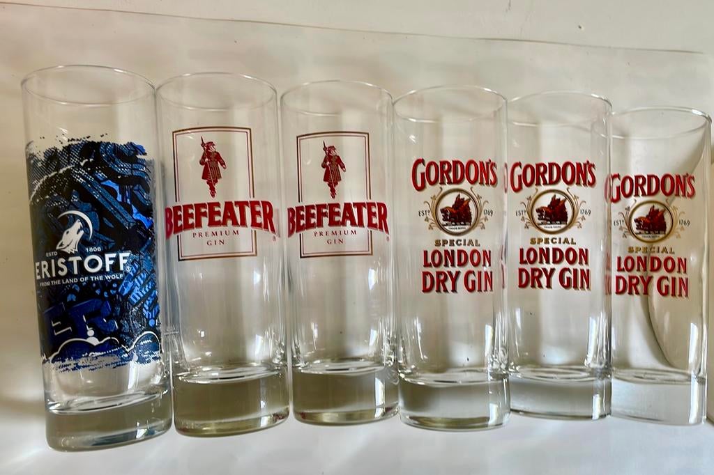 6x Gordon’s Beefeater Eristoff gin vodka, Verzamelen, Ophalen, Zo goed als nieuw