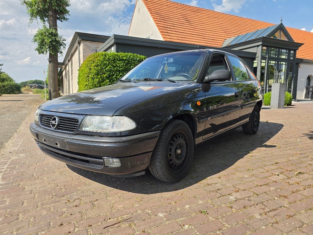 MOET WEG! OPEL ASTRA 1.4 benzine, gekeurd voor verkoop, Auto's, Honda, Voorwielaandrijving, Stof, Zwart, Handgeschakeld