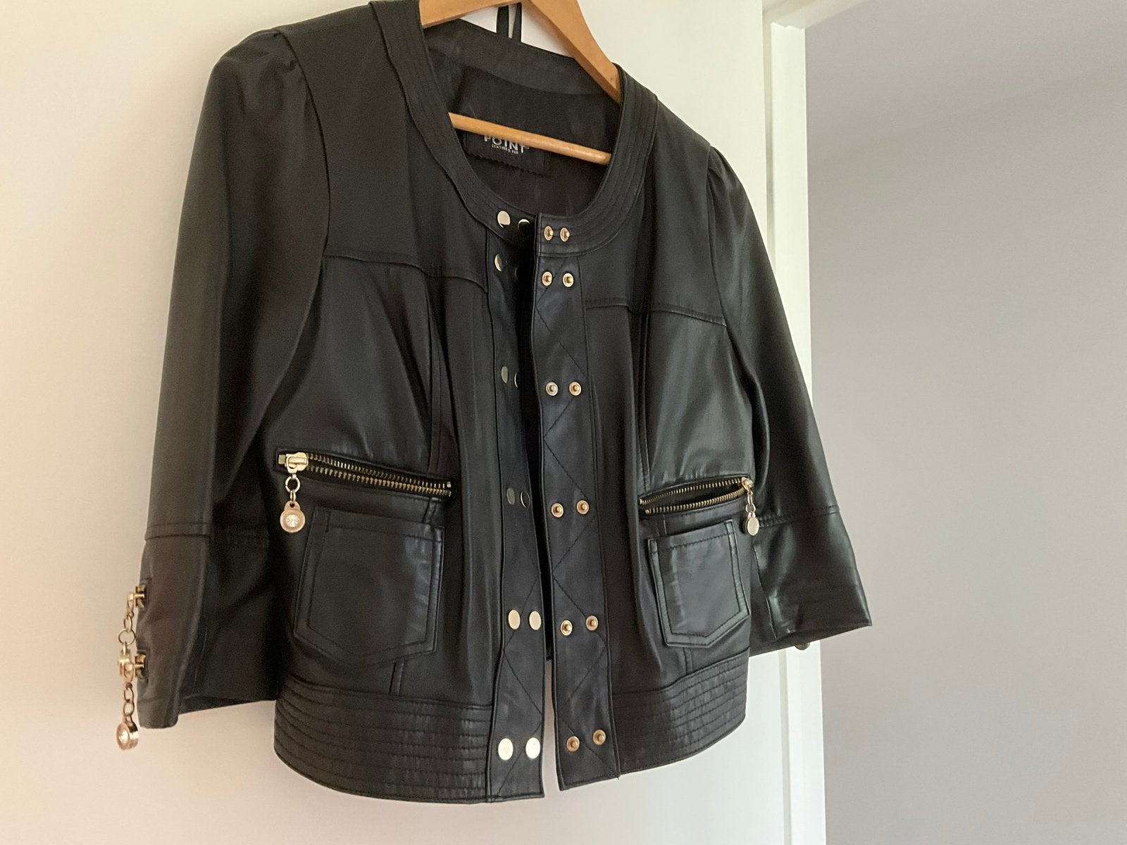 Lederen zwart vestje van het merk Point ,mooie afwerking, Kleding | Dames, Jasjes, Kostuums en Pakken, Ophalen of Verzenden, Nieuw