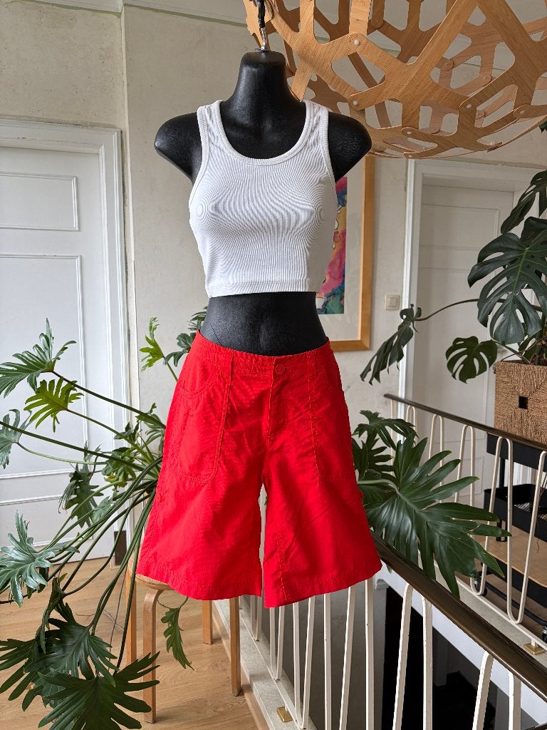The North Face rode short, mt 8 (EU 38) - nieuwstaat, Kleding | Dames, Broeken en Pantalons, Maat 38/40 (M), Kort, Ophalen of Verzenden