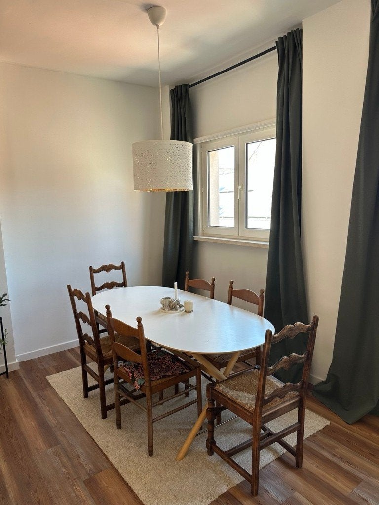 Eettafel met stoelen, Ophalen, 50 tot 100 cm, Zo goed als nieuw, Vijf personen of meer