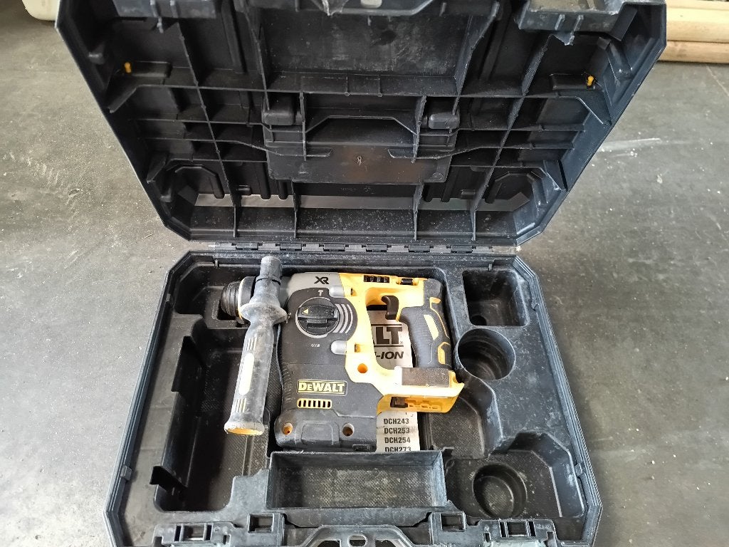 Dewalt EZ-Fasten, Ophalen, Gebruikt, Boormachine, Klopboormechanisme