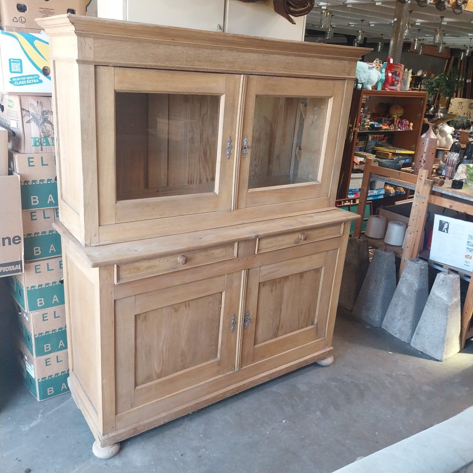 Grote blankhouten buffetkast met glazen deuren – 177 cm hoog, Ophalen, ., ., .