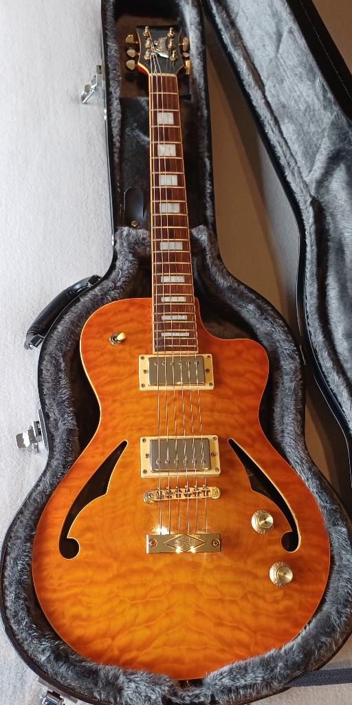 Italia Maranello Semitone gewatteerde esdoorn in nieuwstaat, Ophalen of Verzenden, Zo goed als nieuw, Hollow body, Fender