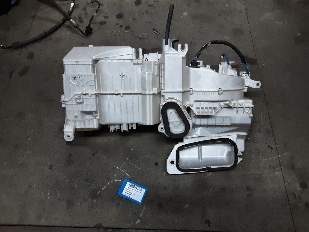 RADIATEUR DE CHAUFFAGE Toyota Yaris Verso (P2), Mevr. I. Hauben, Toyota, Utilisé, Rue de l'Espoir 34 34
4030  GRIVEGNÉE, BE