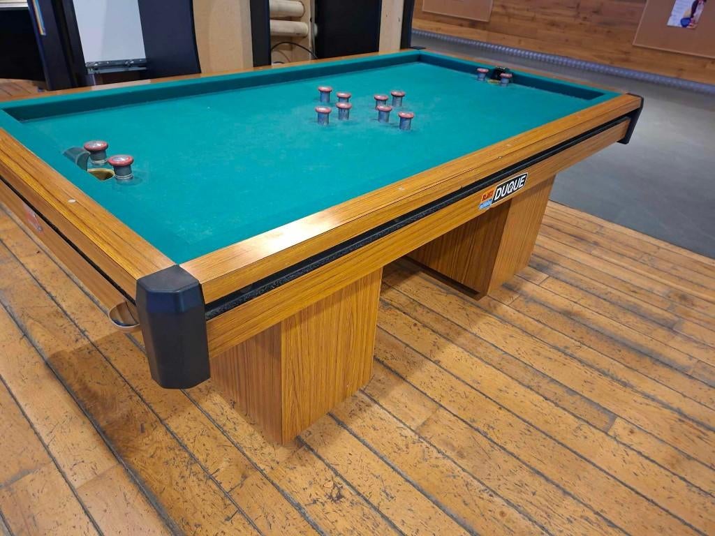 Een Duque competitiebiljart met toebehoren., Ophalen, Gebruikt, Biljarttafel