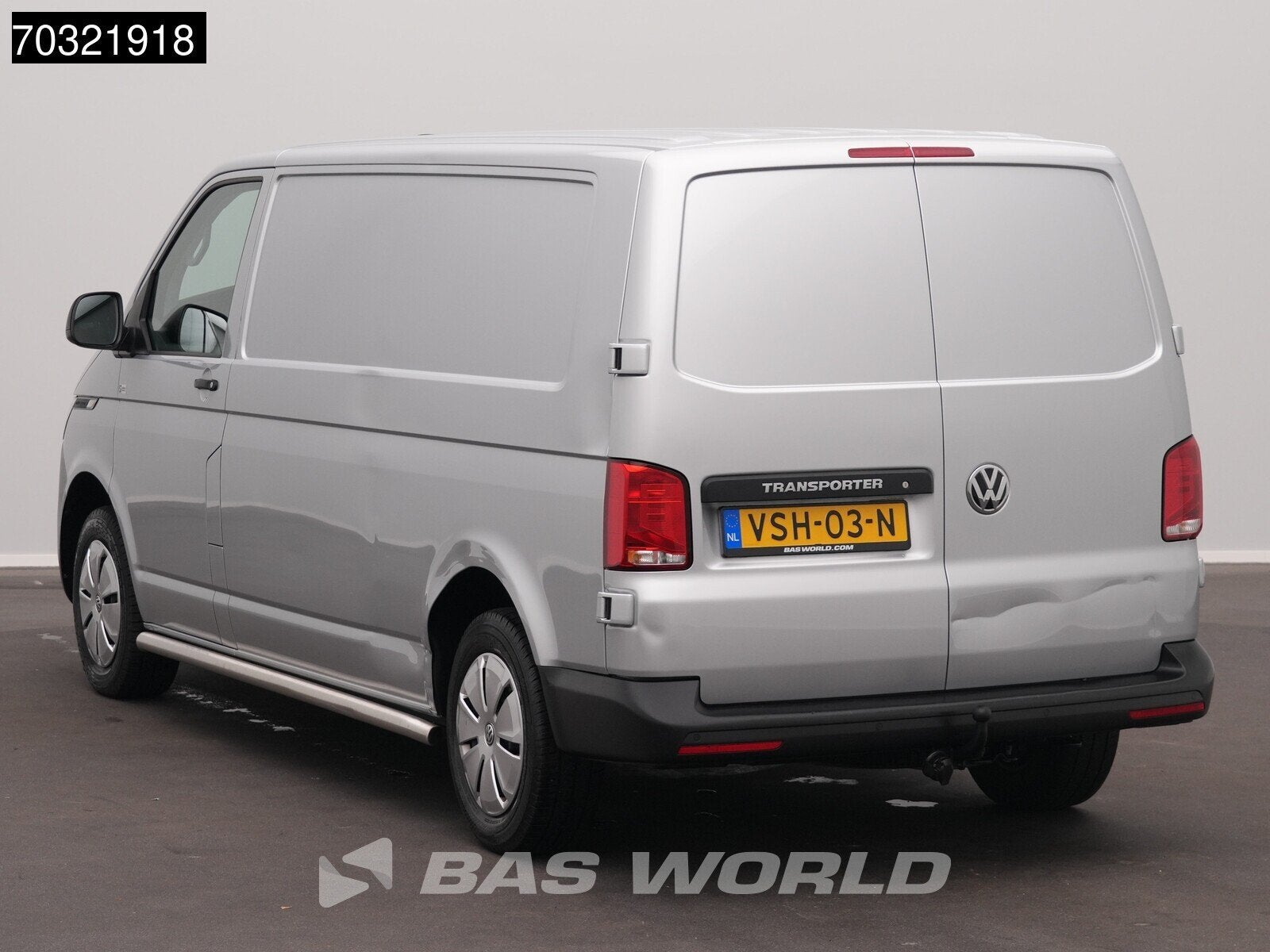 Volkswagen Transporter 110pk L2H1 Trekhaak Navi Airco Cruise, Auto's, Stof, Gebruikt, 4 cilinders, Volkswagen