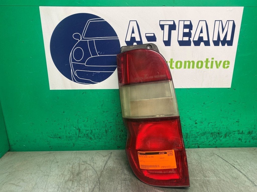 FEU ARRIÈRE GAUCHE Toyota HiAce II (|5307401L|), Kundenbetreuung@toyota.de, Toyota, Utilisé, Toyota-Allee 2
50858  Köln, DE