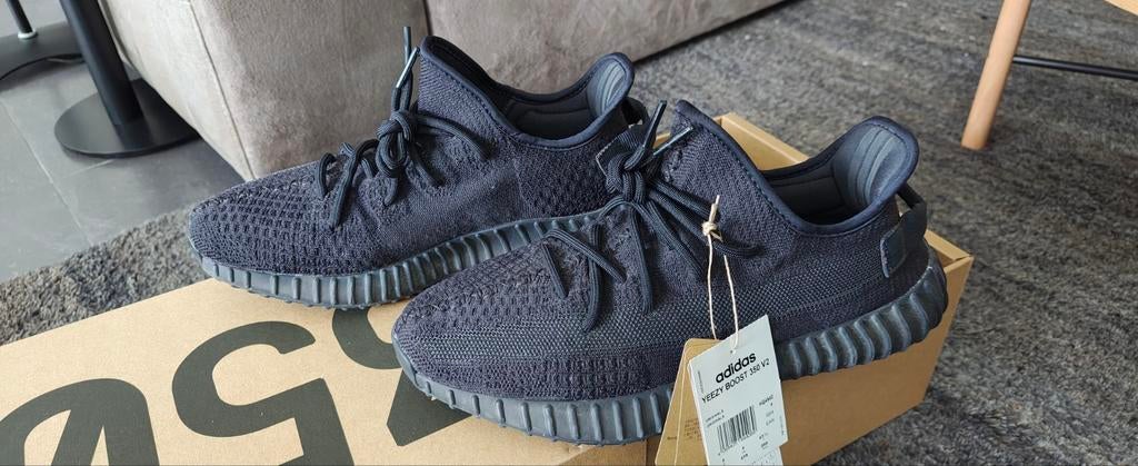Adidas Yeezy 350 V2, Vêtements | Hommes, Chaussures, Comme neuf, Baskets, Noir, Enlèvement ou Envoi