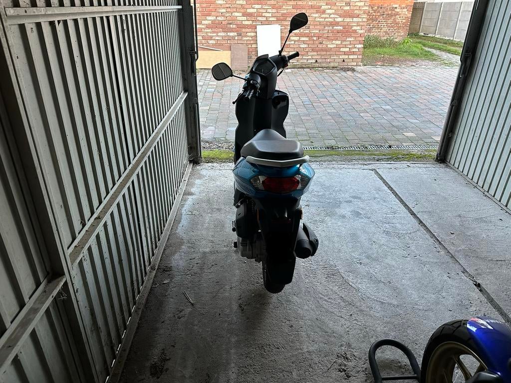 Scooter kisbee classe B NEUF sous garantie avec facture, Comme neuf, Classe B (45 km/h), Enlèvement, Essence