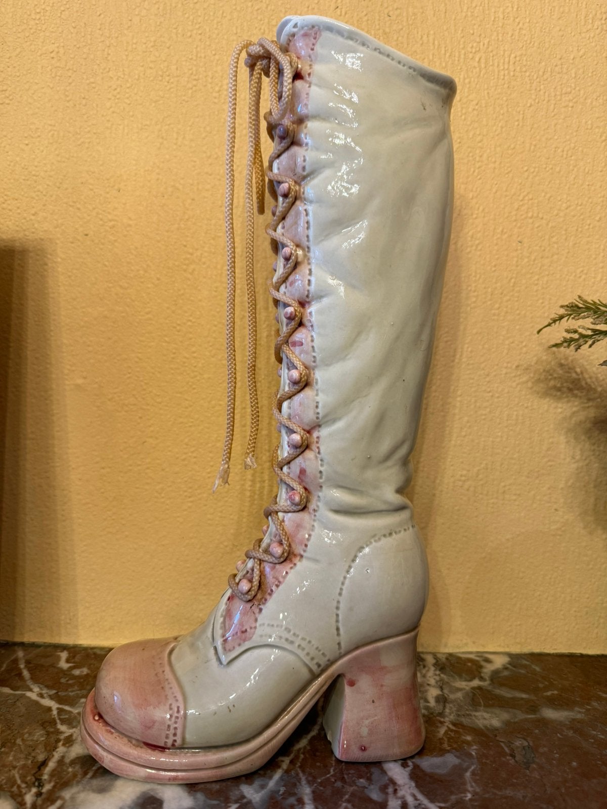 Grande tirelire vintage en céramique — Botte à talons hauts, Collections, Enlèvement, Comme neuf
