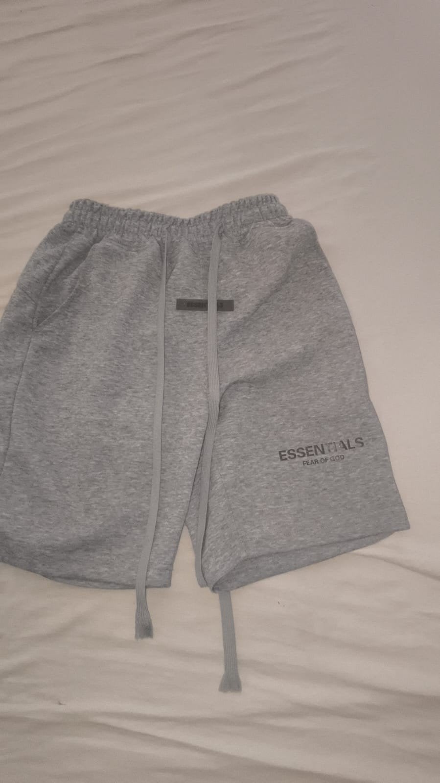 Essentials short, Kleding | Dames, Broeken en Pantalons, Ophalen, Beige, Zo goed als nieuw, Maat 36 (S)