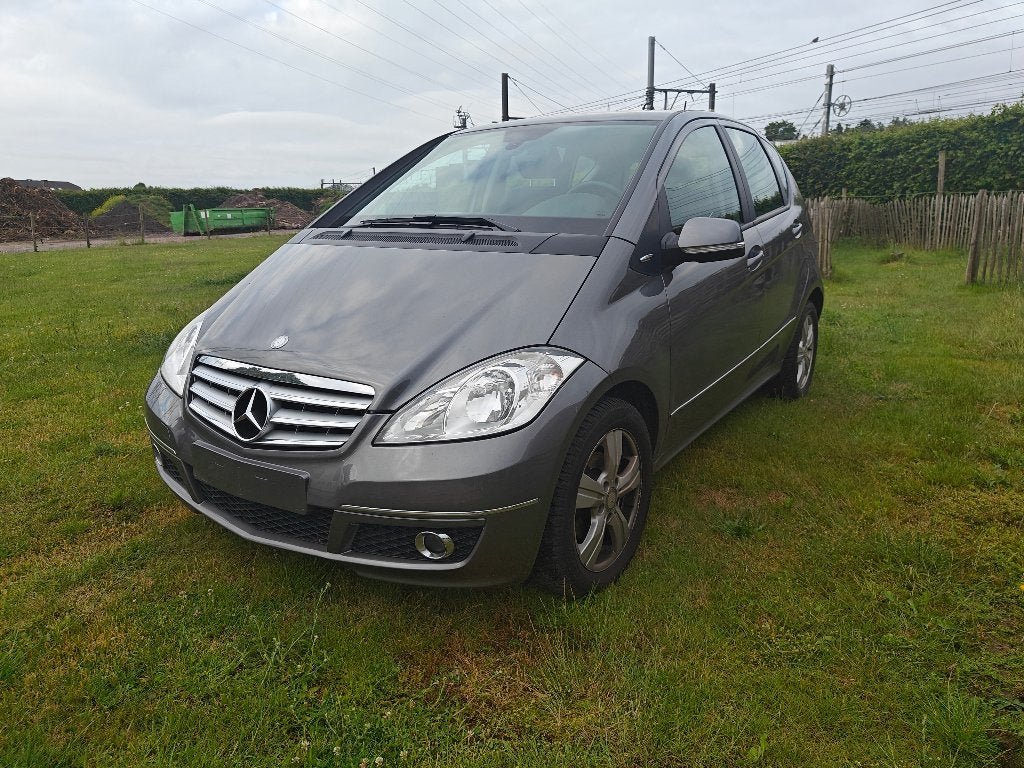 Mercedes A 180, 144 g/km, Achat, 5 portes, Automatique