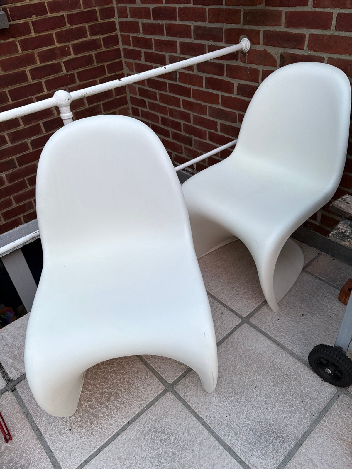 2 chaises Verner Panton blanc mat, Huis en Inrichting, Ophalen, Zo goed als nieuw