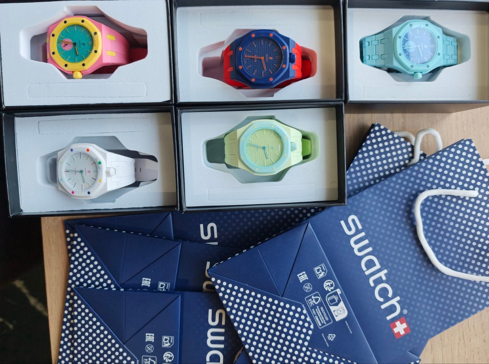 Montres Royal Pop x AP – 5 modèles disponibles, Bijoux, Sacs & Beauté, Enlèvement ou Envoi