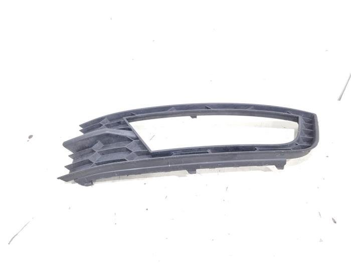 Plaque de protection feu antibrouillard gauche d'un Skoda Oc, Autos : Pièces & Accessoires, Éclairage, Skoda, Utilisé, 3 mois de garantie