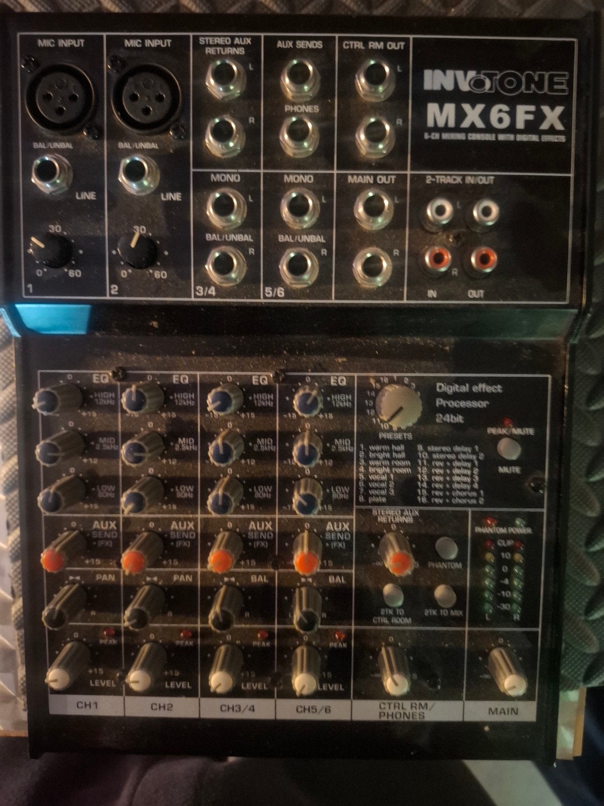 Invotone MX6FX, een compacte 6-kanaals analoge mengpaneel me, Musique & Instruments, Enlèvement, Comme neuf, 5 à 10 canaux, Entrée micro