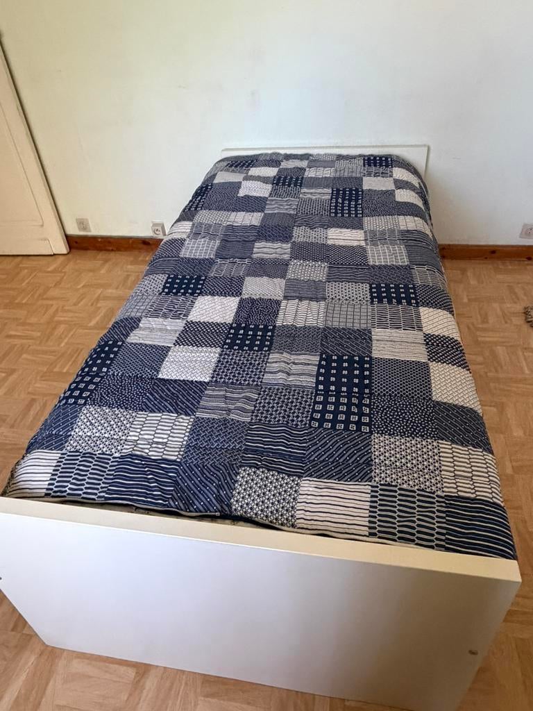 Bed Ikea met 3 schuiven, Huis en Inrichting, Slaapkamer | Bedden, Ophalen