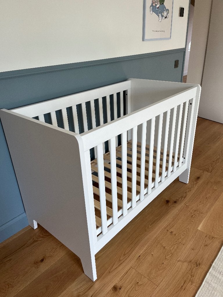 Gloednieuw babybed - nooit gebruikt, Ophalen, Nieuw, 70 tot 85 cm, Lattenbodem