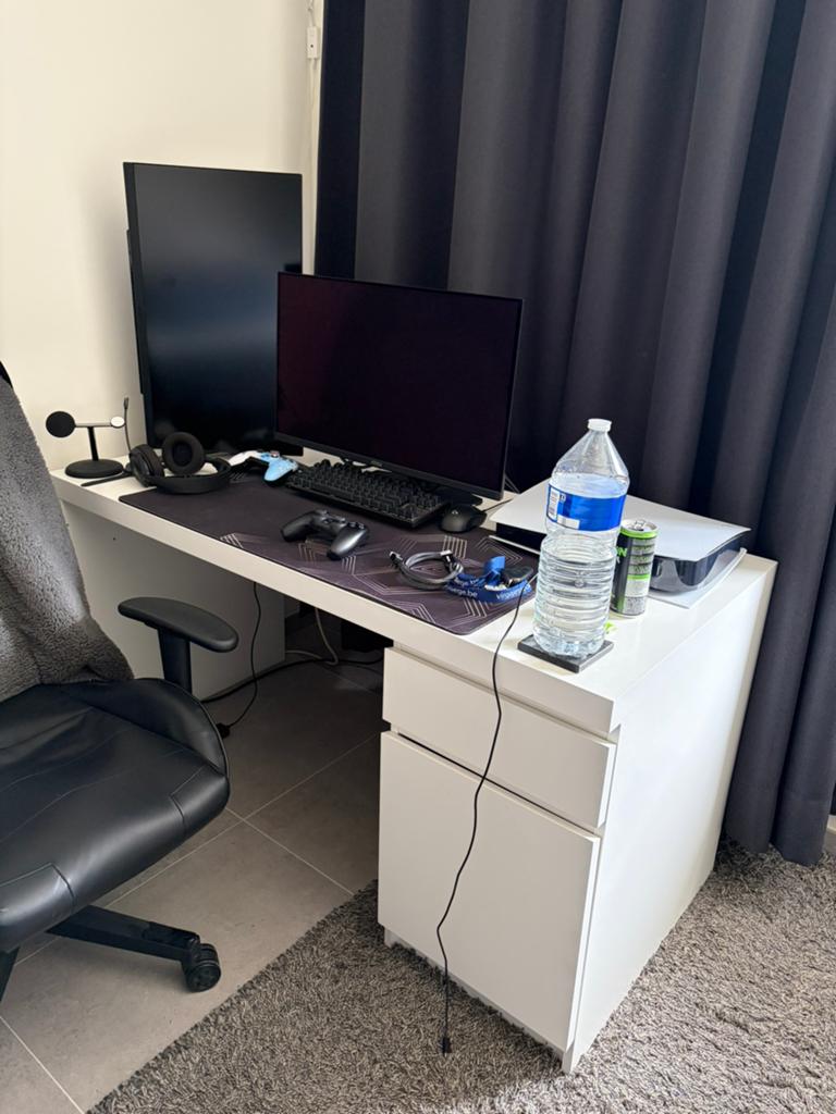 Ikea bureau, Huis en Inrichting, Bureaus, Ophalen, Zo goed als nieuw, IKEA