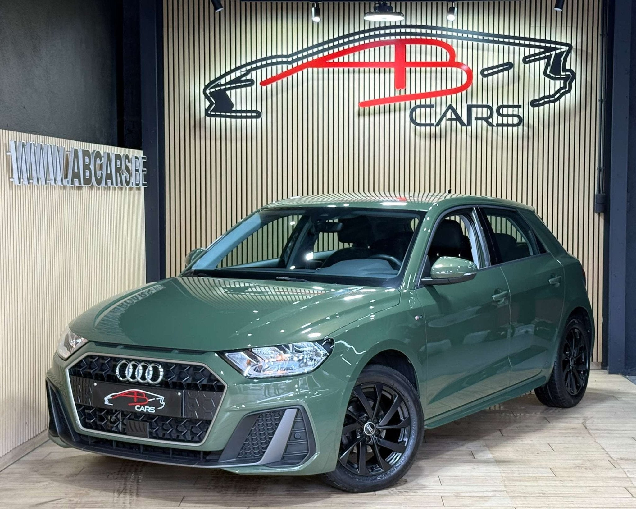 Audi A1 Sportback 25 TFSI S line * GARANTIE 12 MOIS * 1ER PR, Auto's, Stof, 95 pk, Bedrijf, 5 deurs